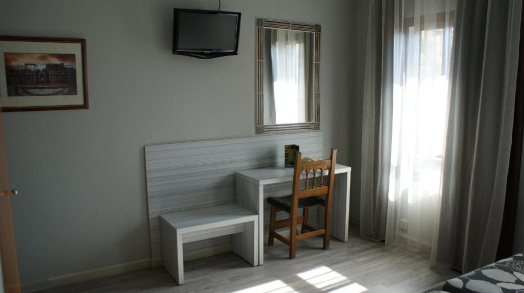 Hotel Los Naranjos Caces Zimmer foto